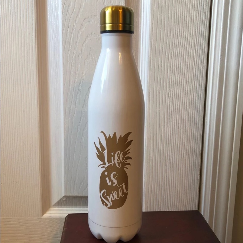 Pineapple water bottle